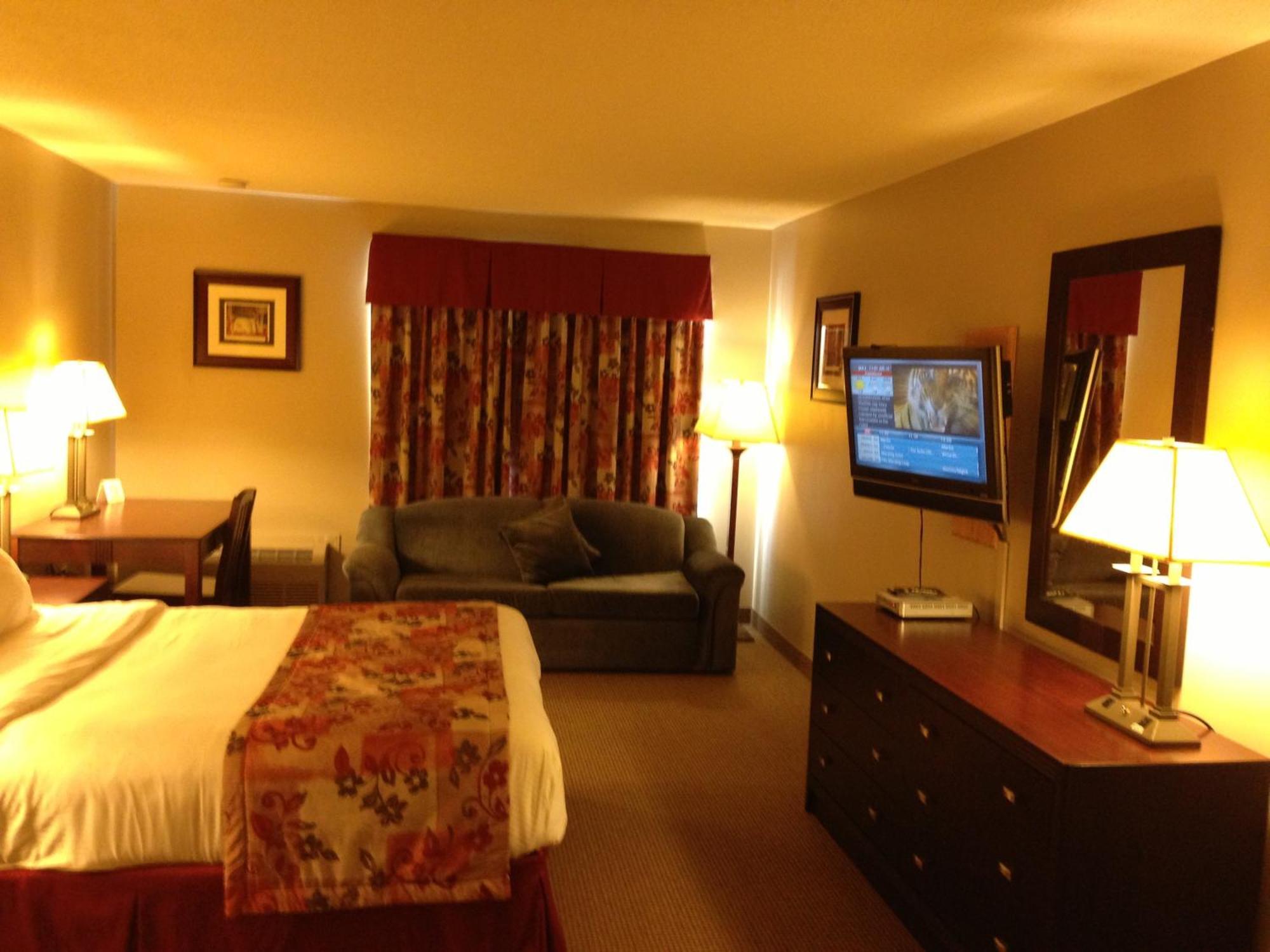 Petawawa River Inn & Suites Εξωτερικό φωτογραφία